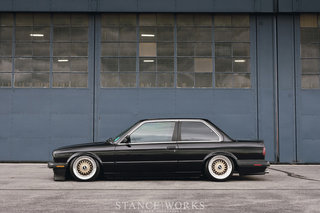 bmw-e30-black-bbs-rs1.jpg